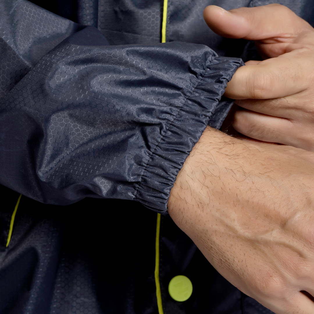 93M Reversible Skin Taping Rainsuit - Image 30